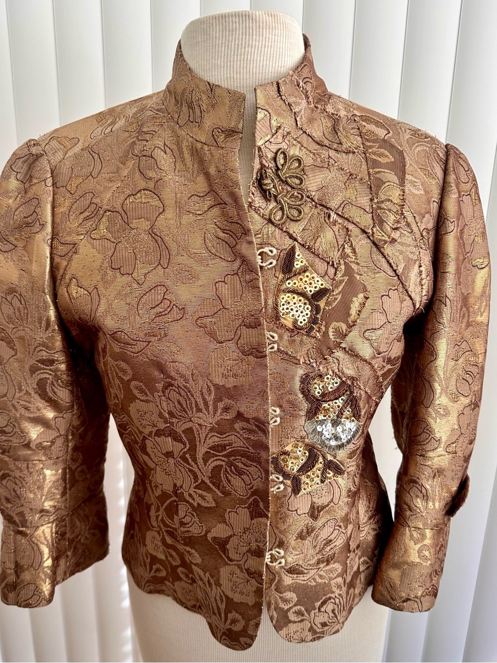 Palmer Jones Elegant Gold Metallic Embellished Short Blazer